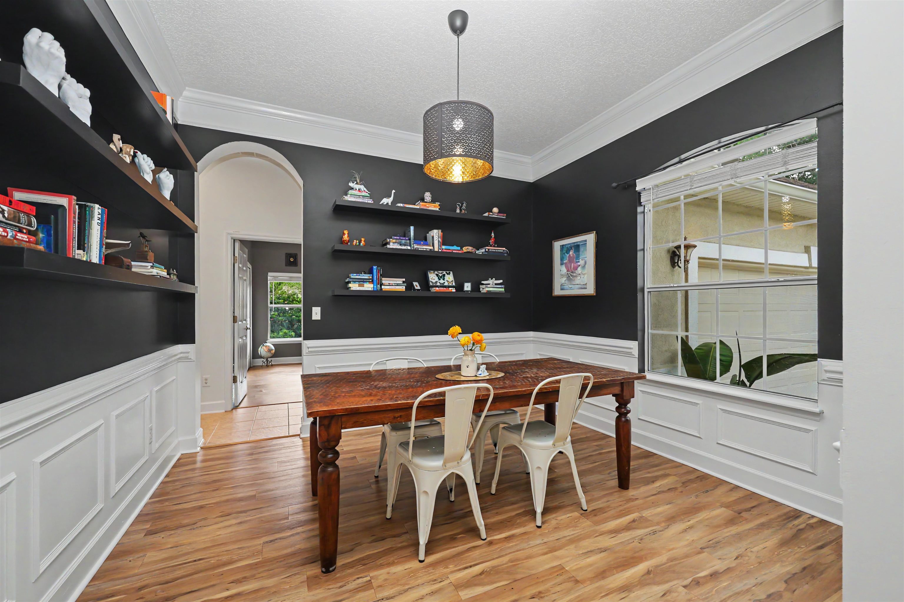 412 Emslie Terrace