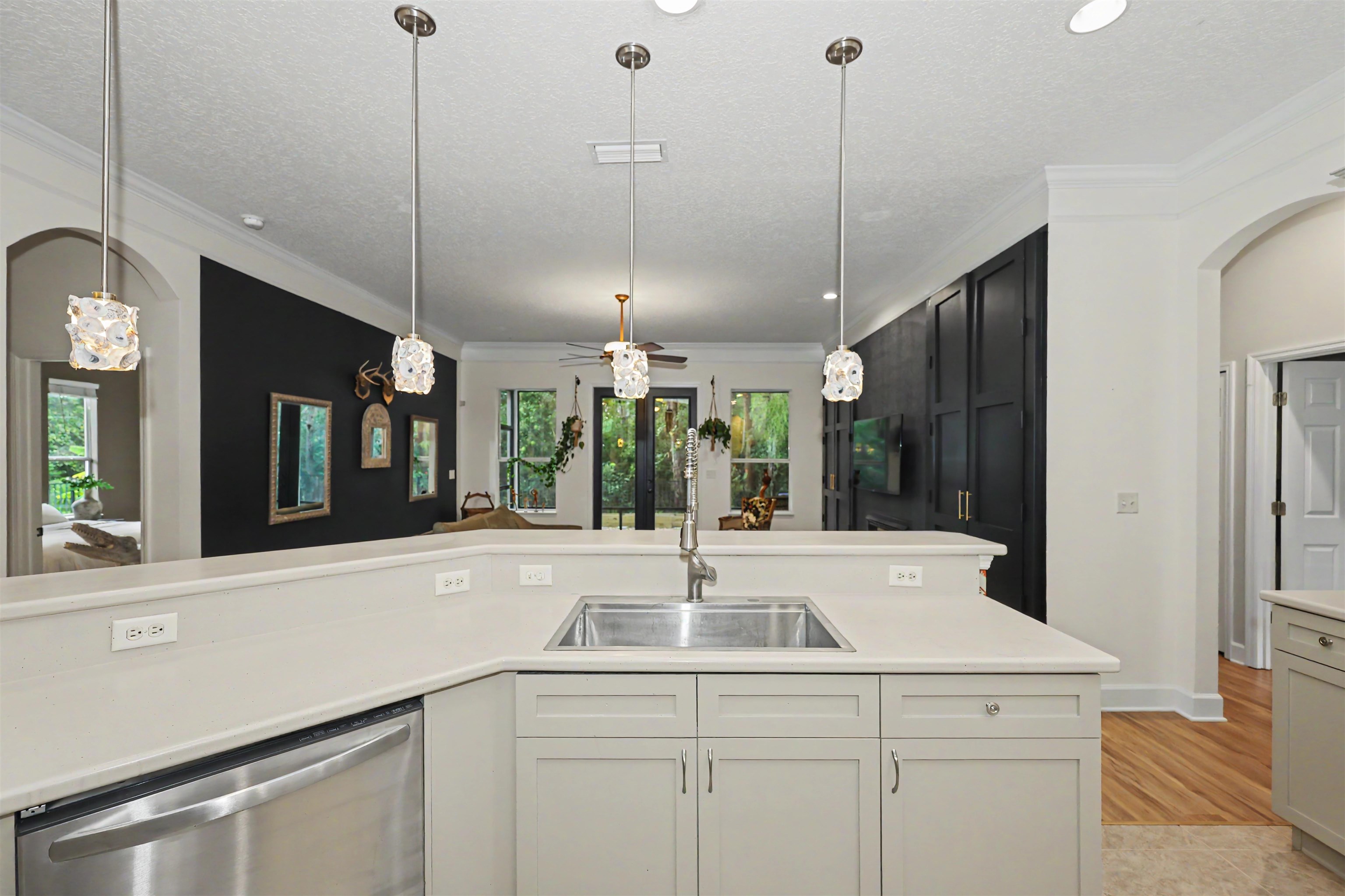 412 Emslie Terrace