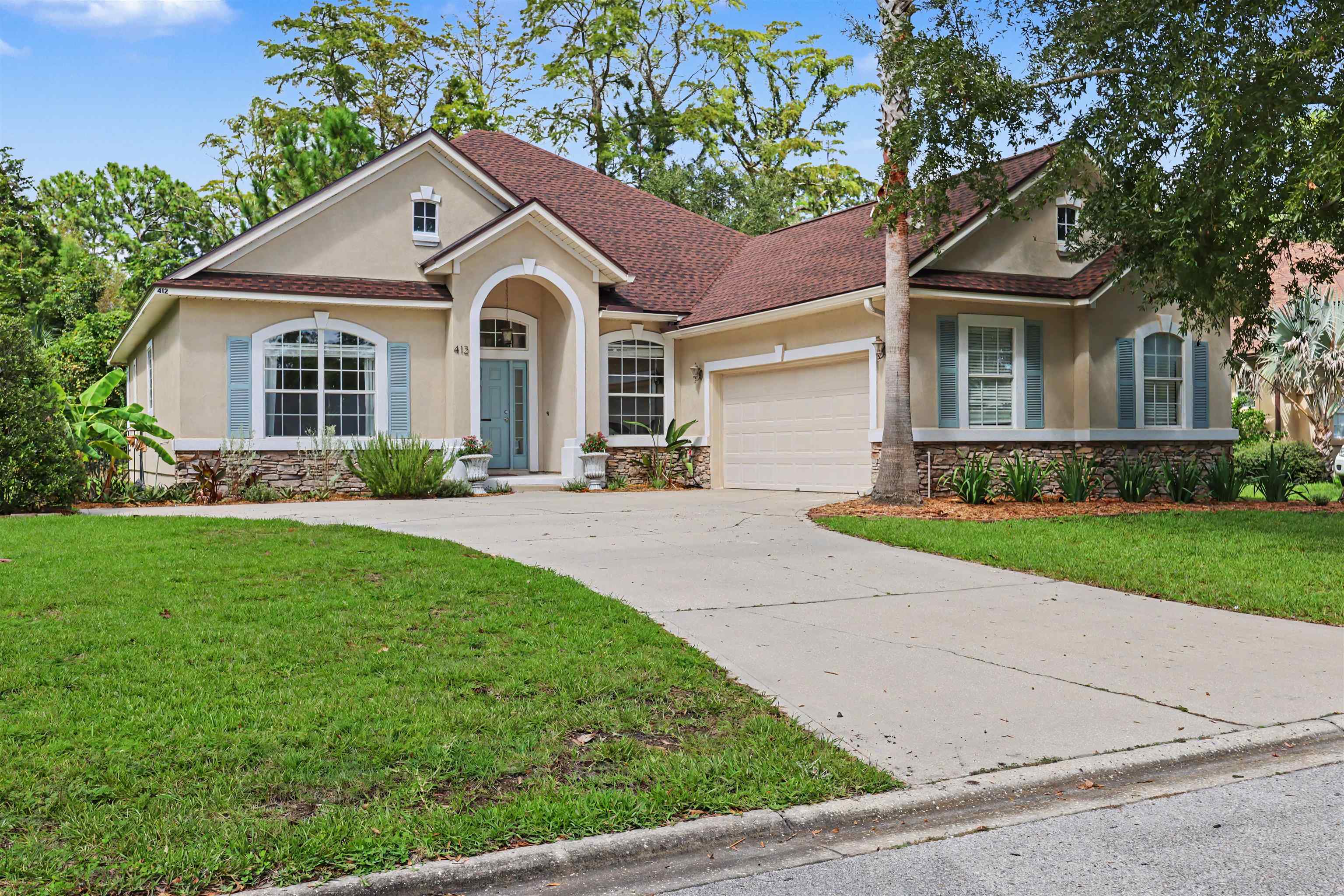 412 Emslie Terrace