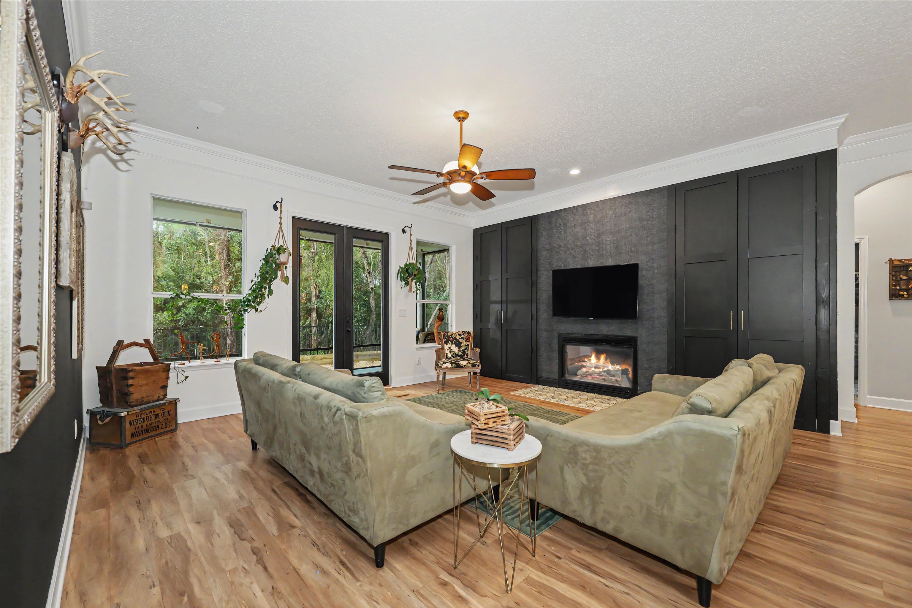 412 Emslie Terrace