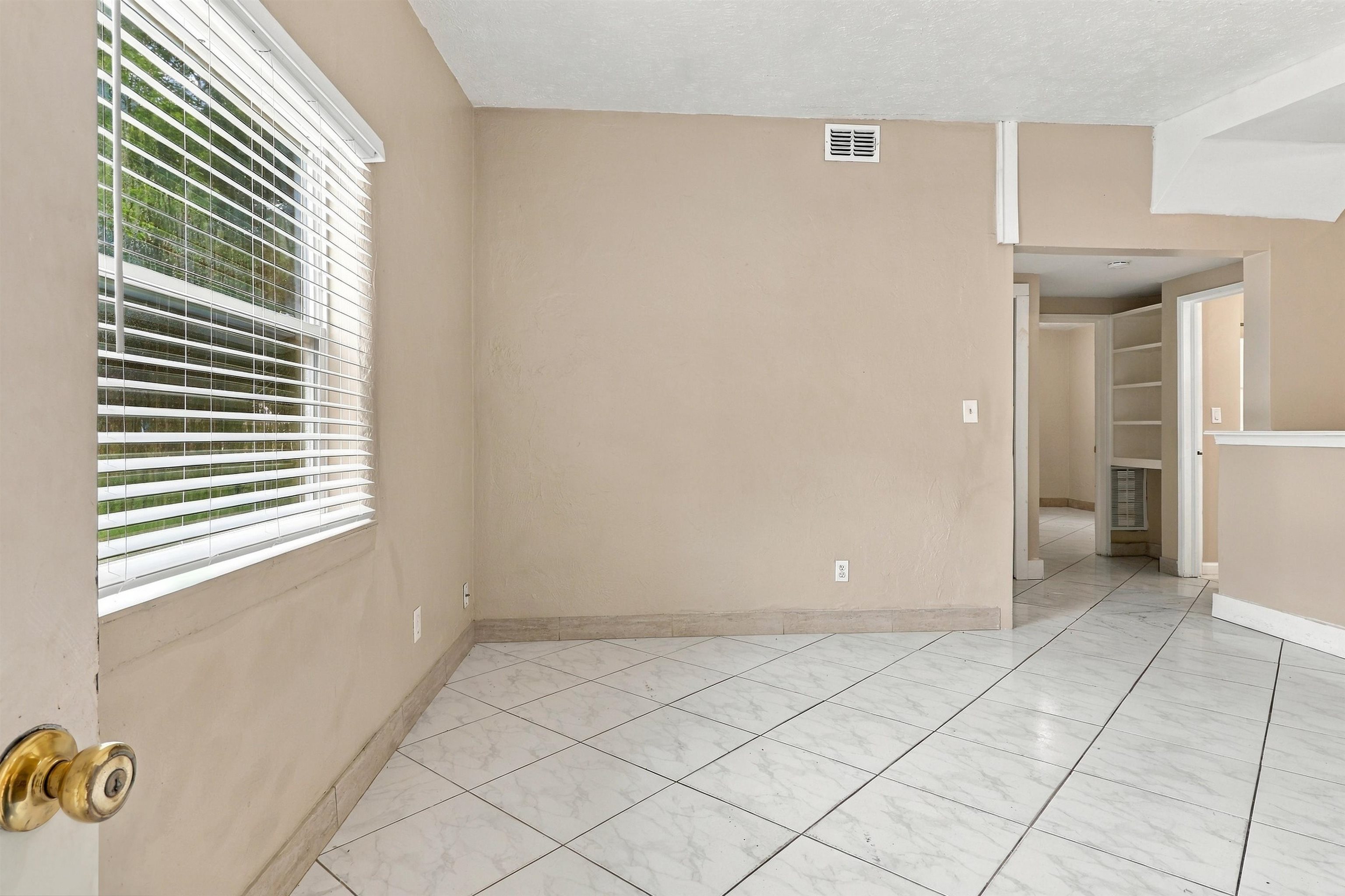 4117 E Eve Dr