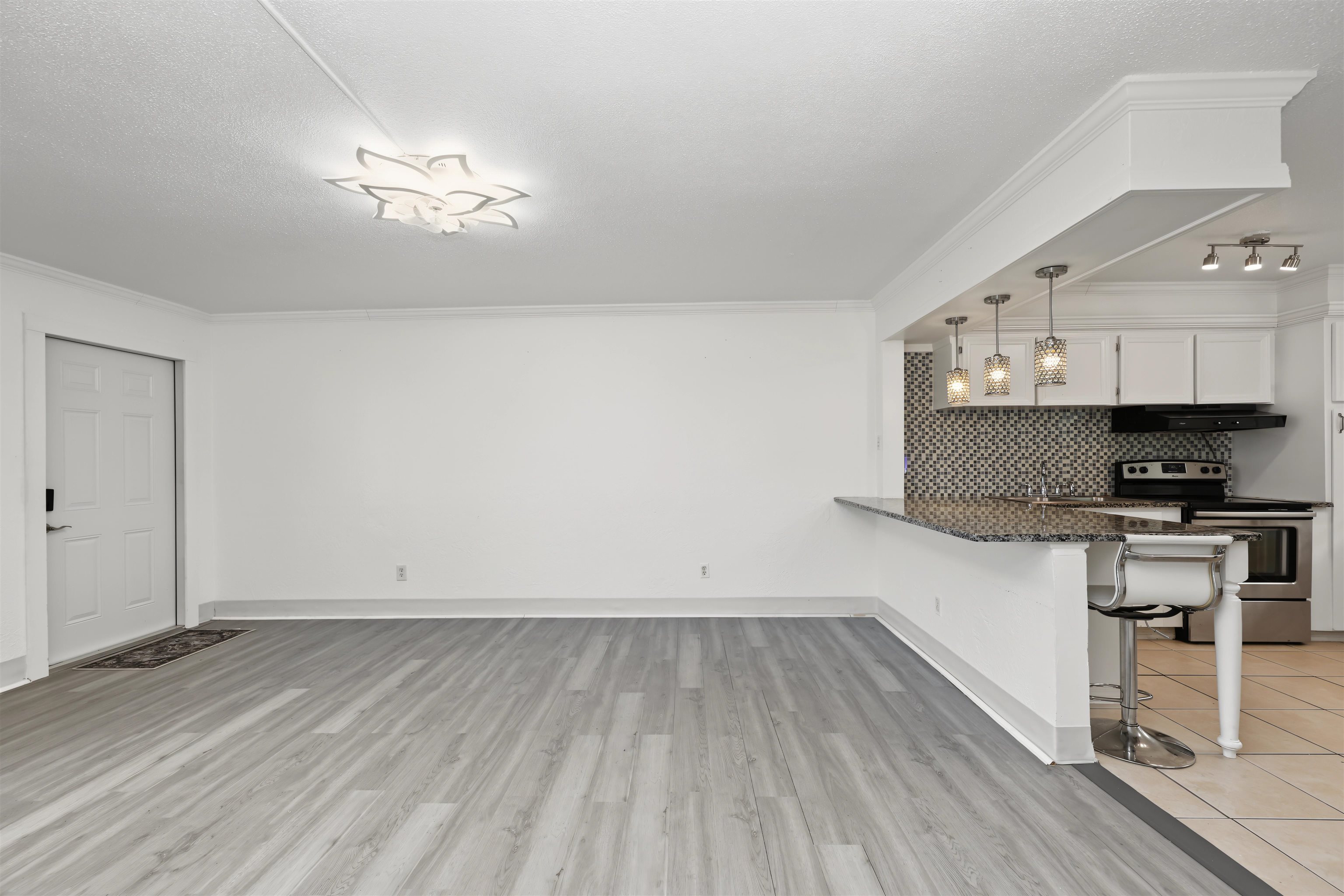 1800 S Palmetto Avenue Unit: 109
