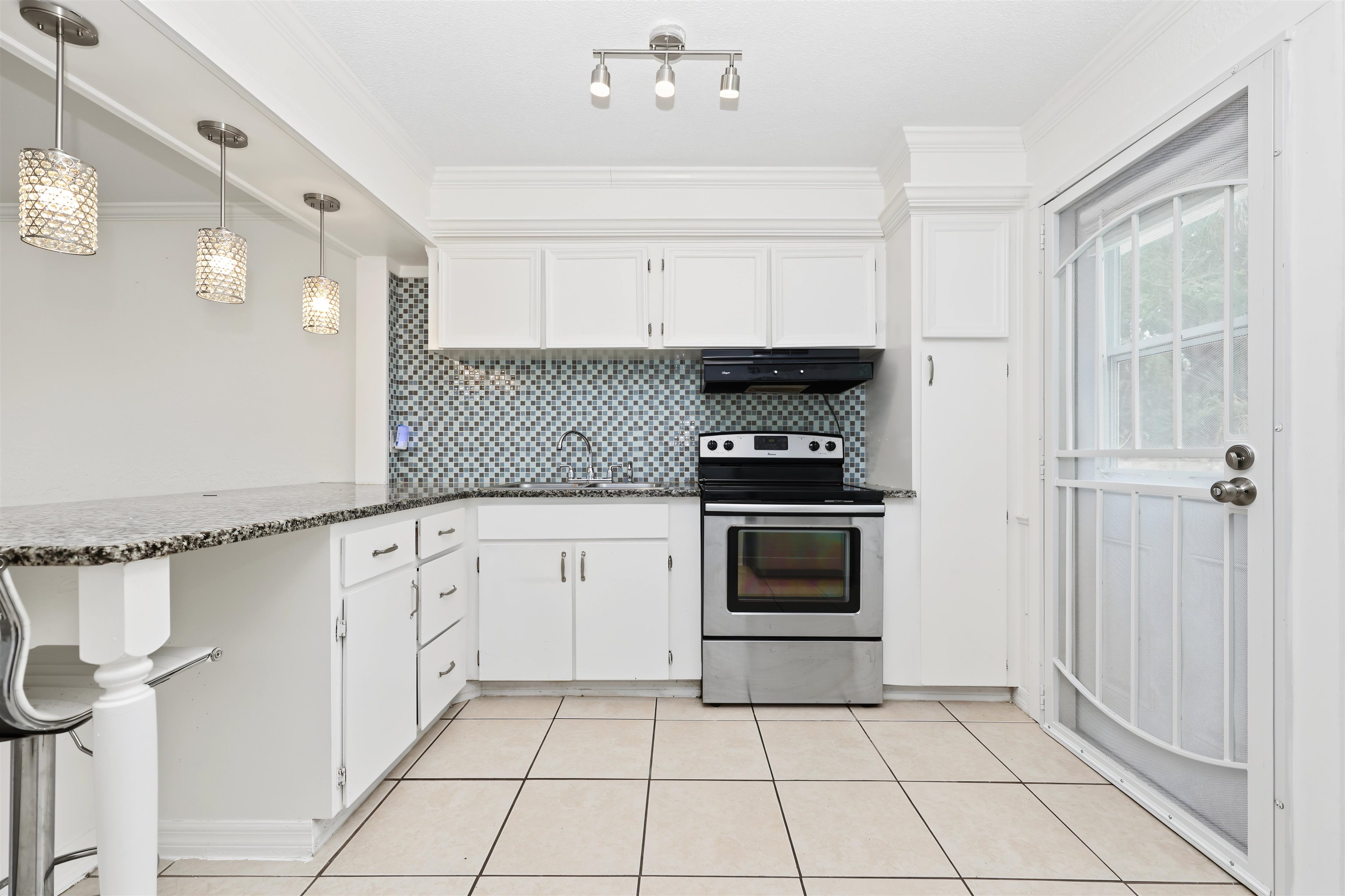 1800 S Palmetto Avenue Unit: 109