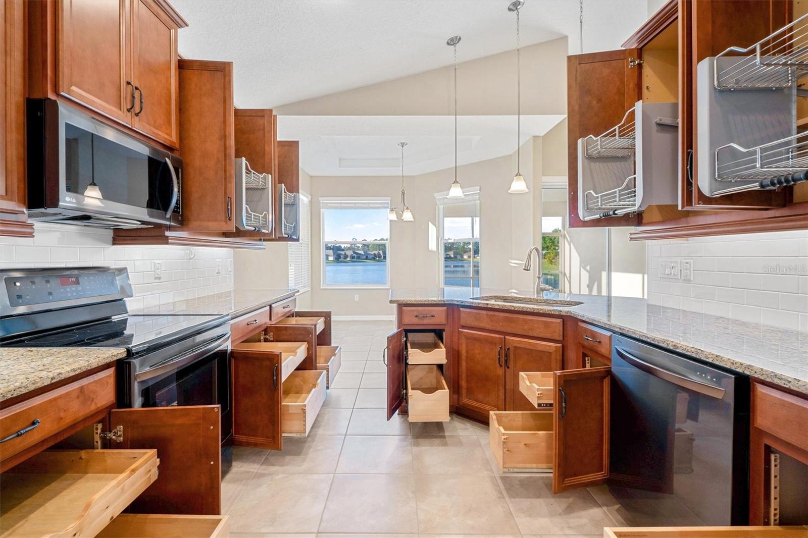 76 PARK PLACE CIR