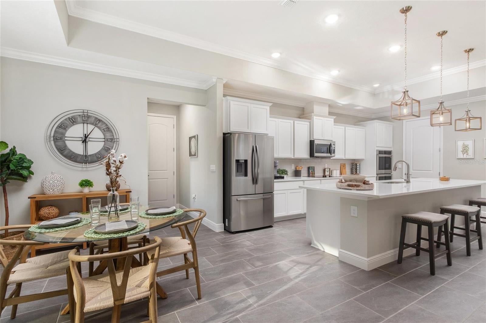 2214 ELEGANT MANOR CIR