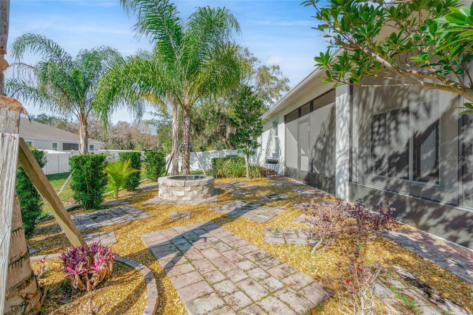 2214 ELEGANT MANOR CIR