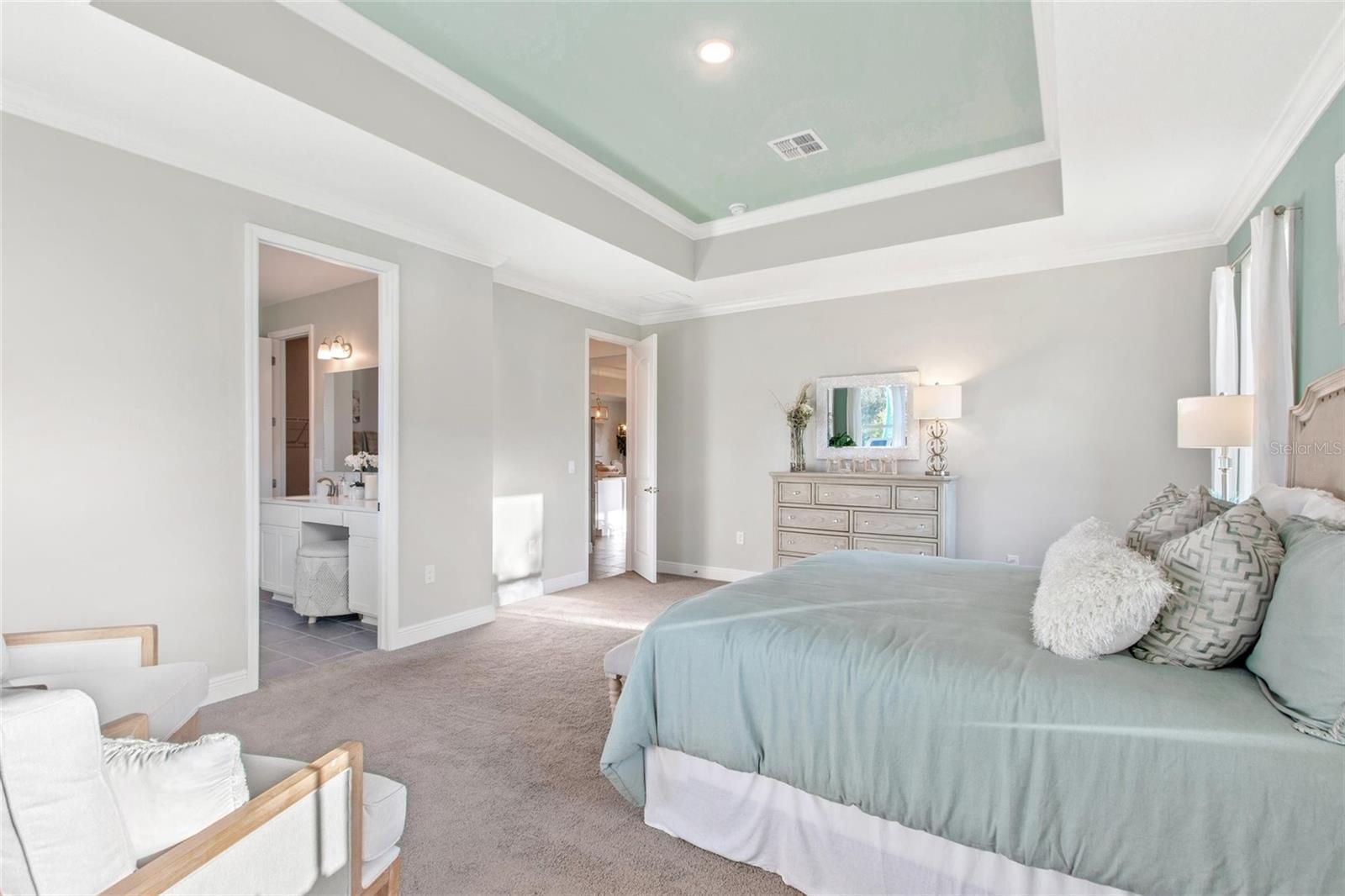 2214 ELEGANT MANOR CIR