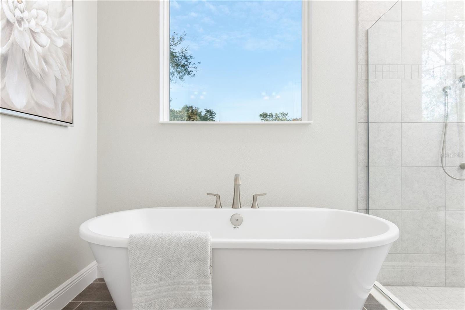2214 ELEGANT MANOR CIR