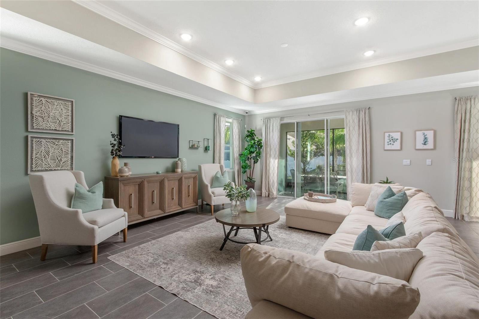 2214 ELEGANT MANOR CIR