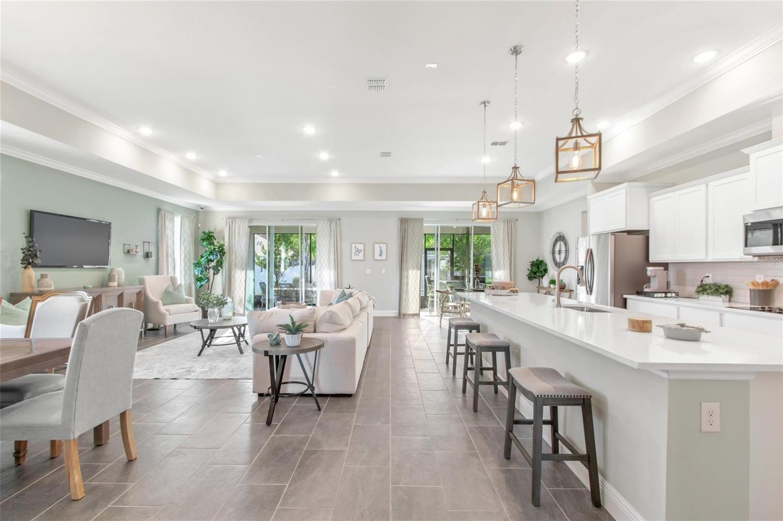 2214 ELEGANT MANOR CIR
