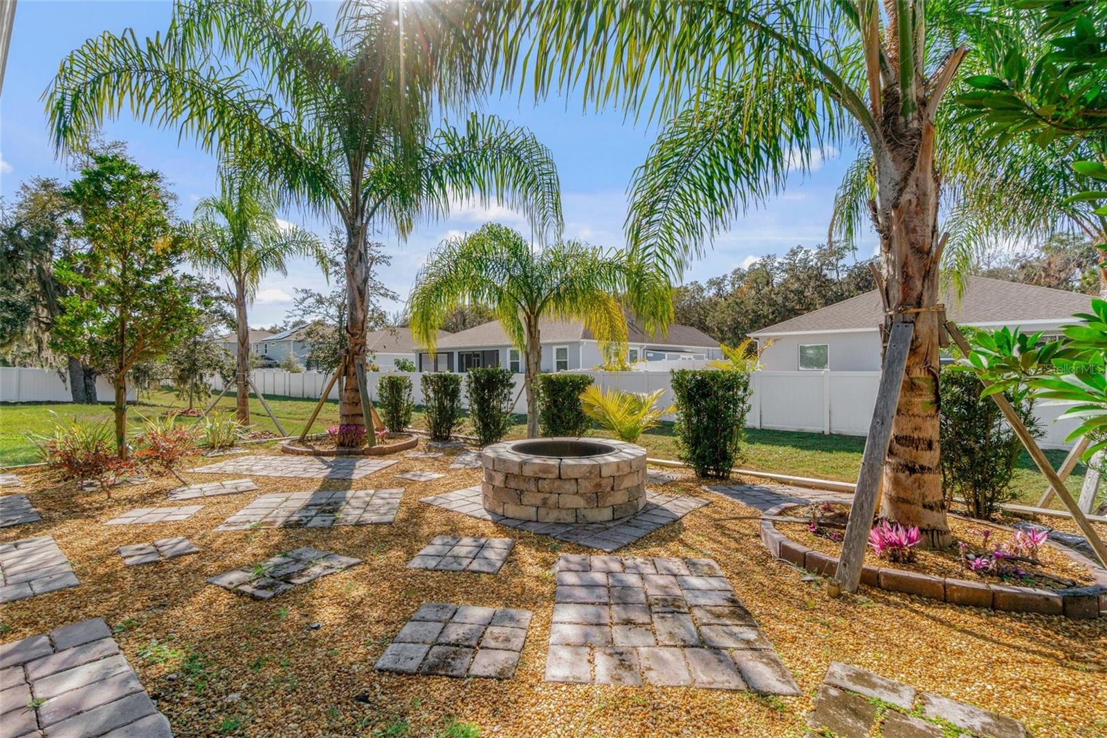 2214 ELEGANT MANOR CIR
