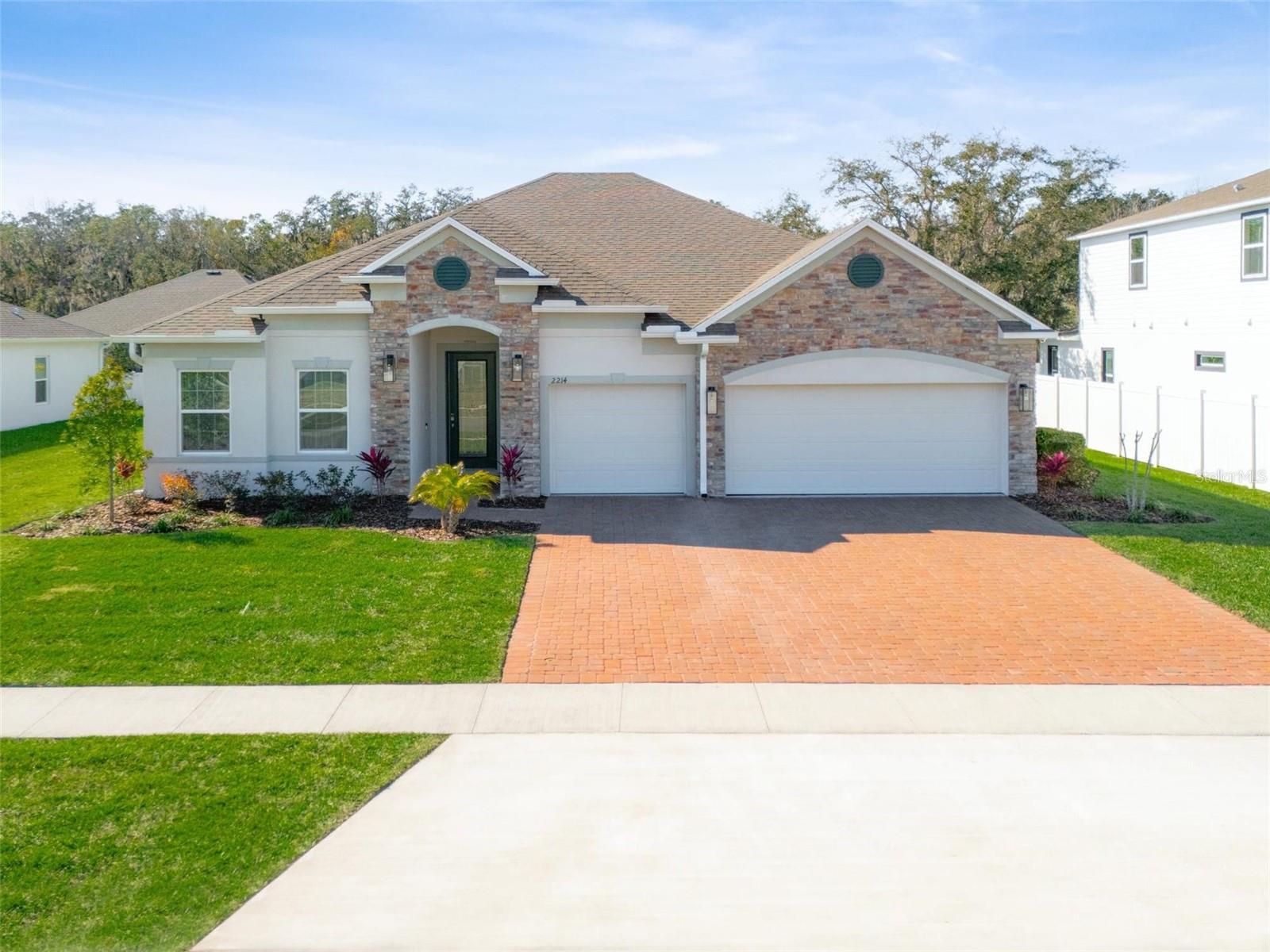 2214 ELEGANT MANOR CIR