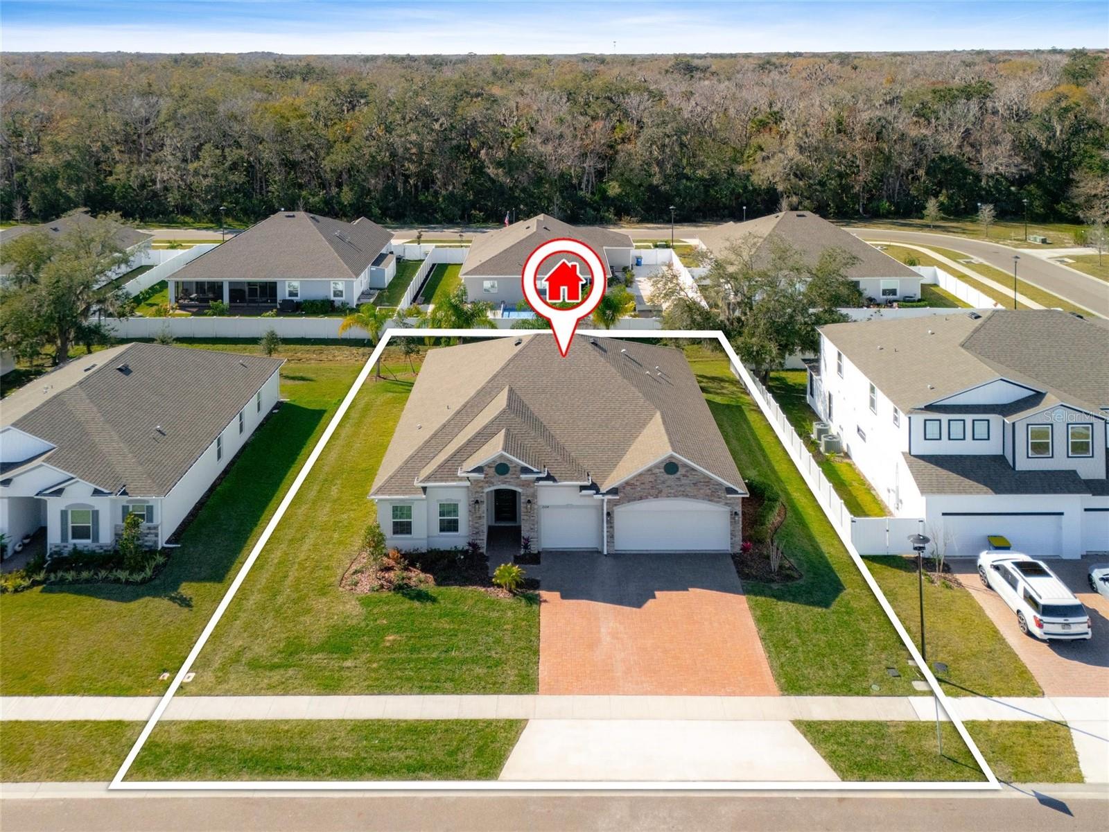 2214 ELEGANT MANOR CIR