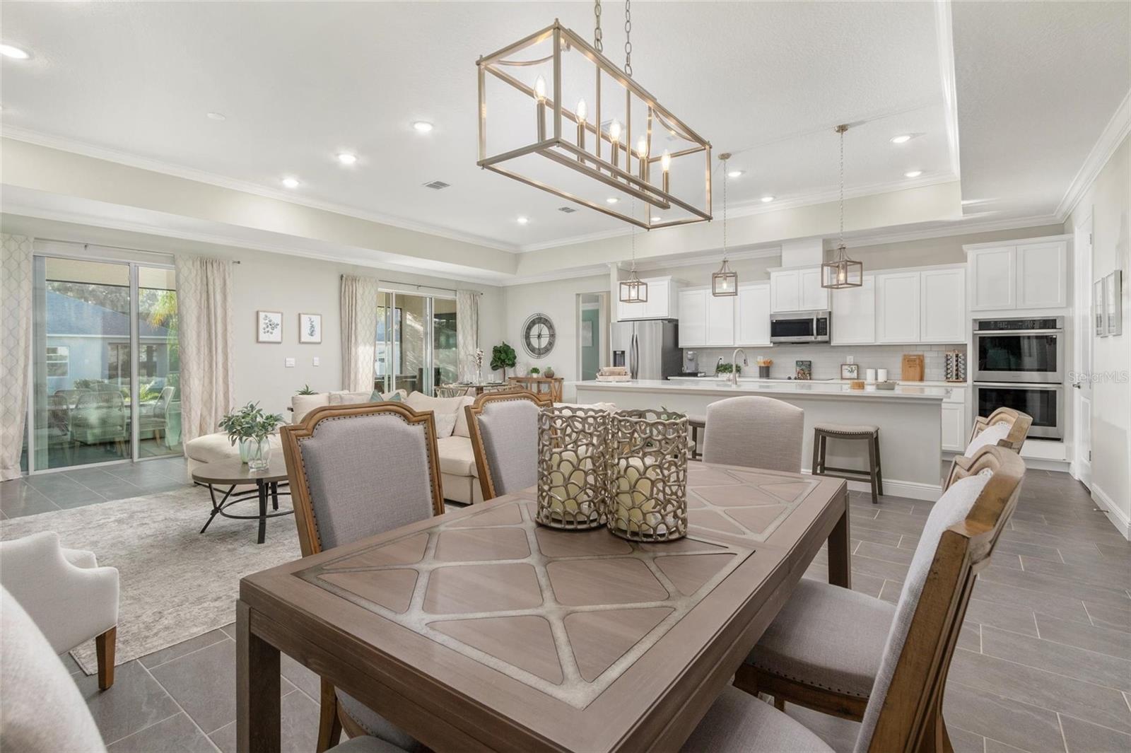 2214 ELEGANT MANOR CIR