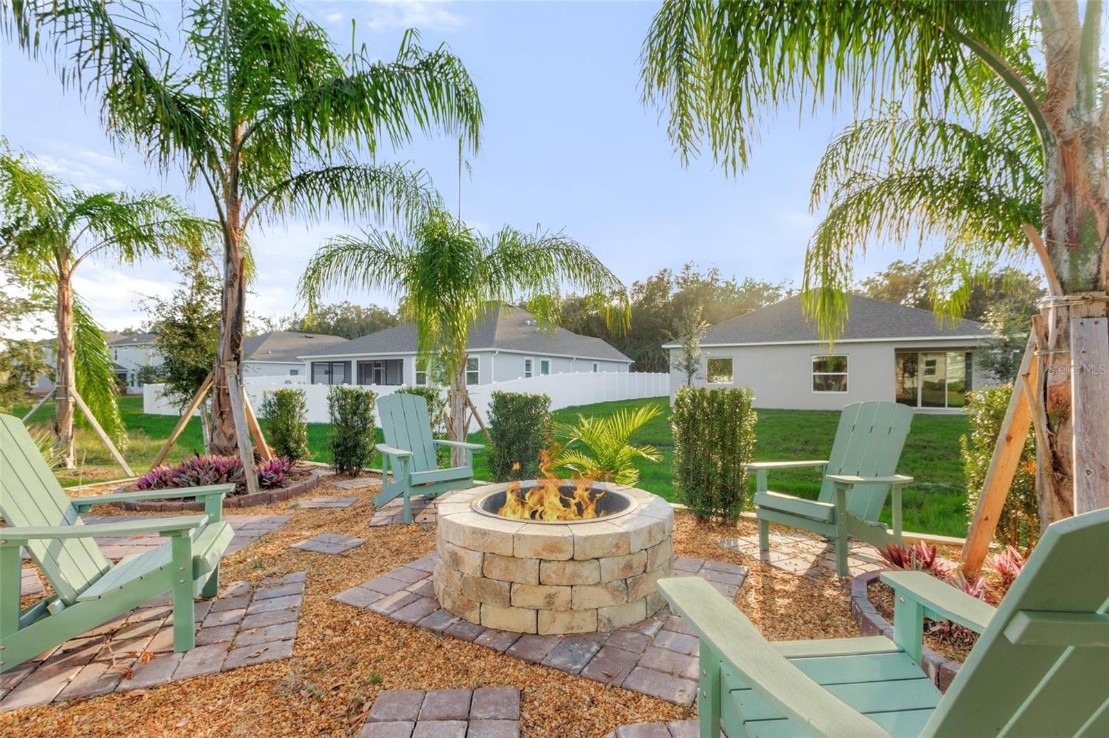 2214 ELEGANT MANOR CIR