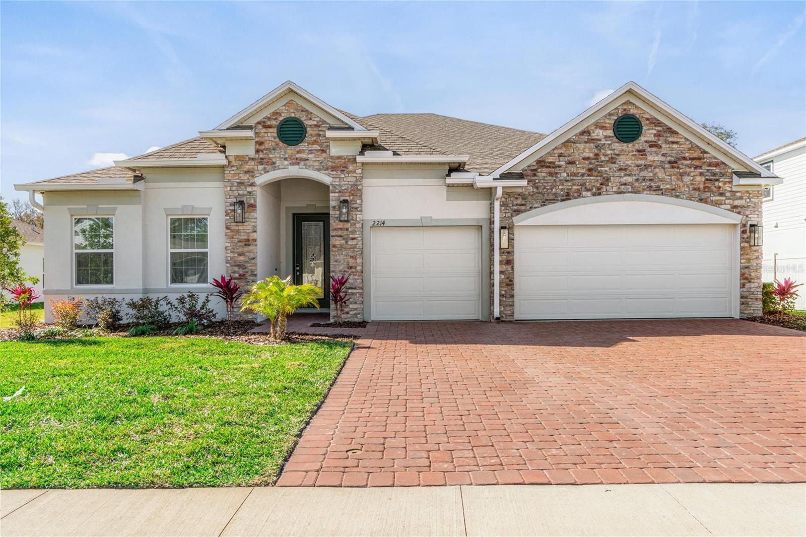 2214 ELEGANT MANOR CIR