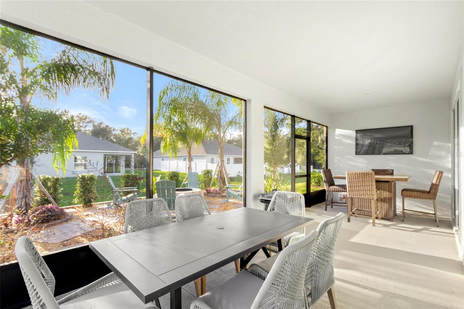 2214 ELEGANT MANOR CIR