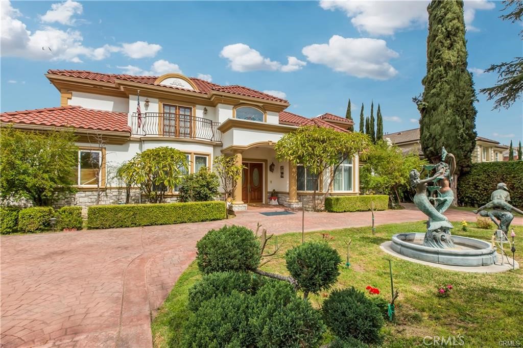 51 W Las Flores Avenue