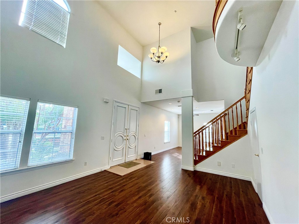 209 E Duarte Road