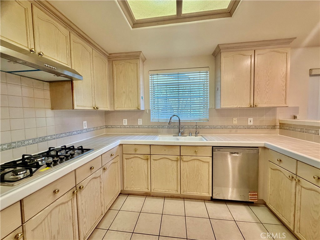 631 Ave Fairview A