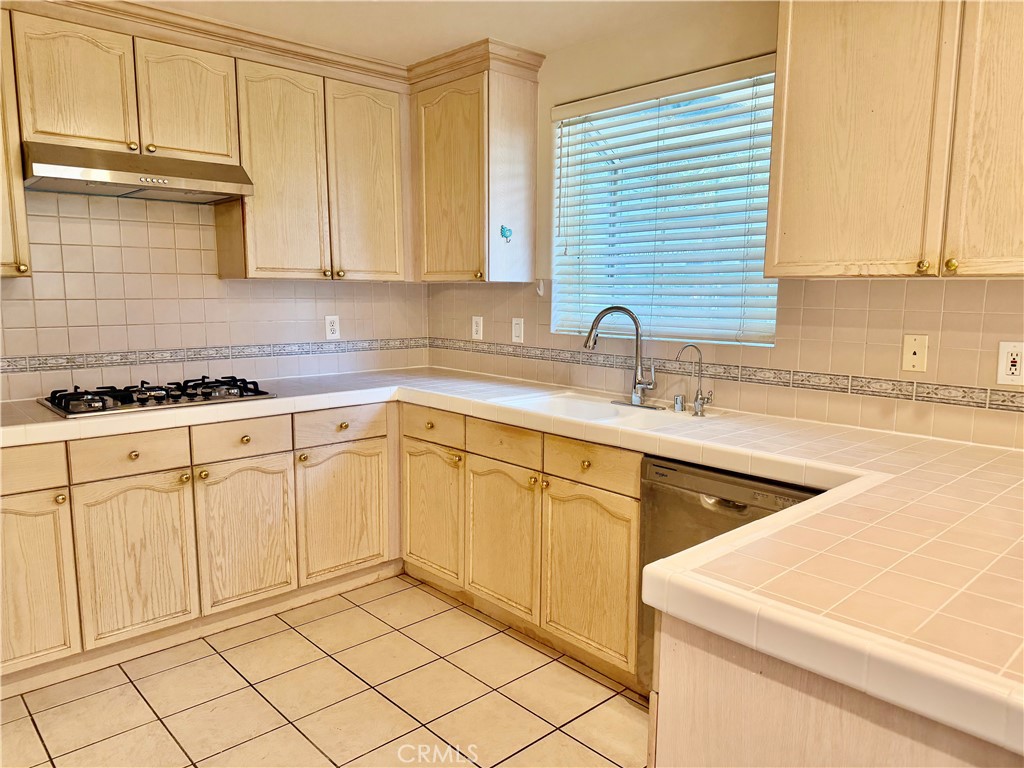631 Ave Fairview A