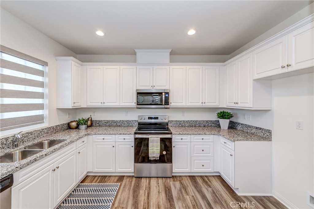 16050 Aventurine Ln