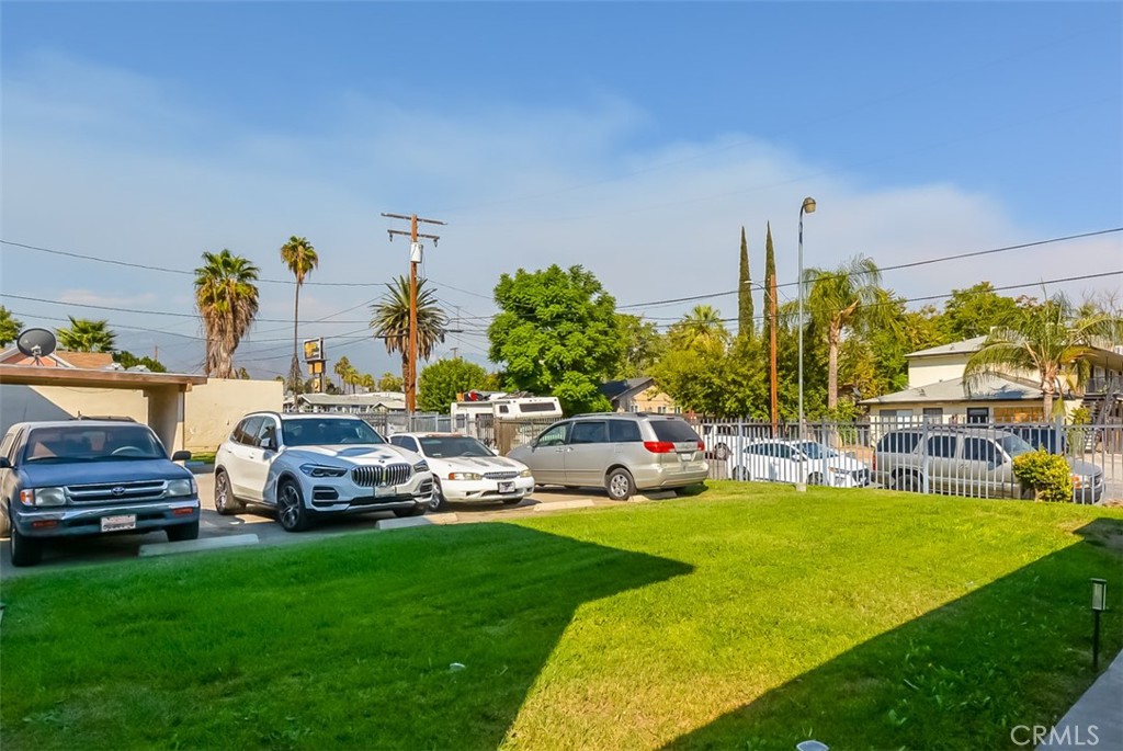 1134 N Mayfield Avenue