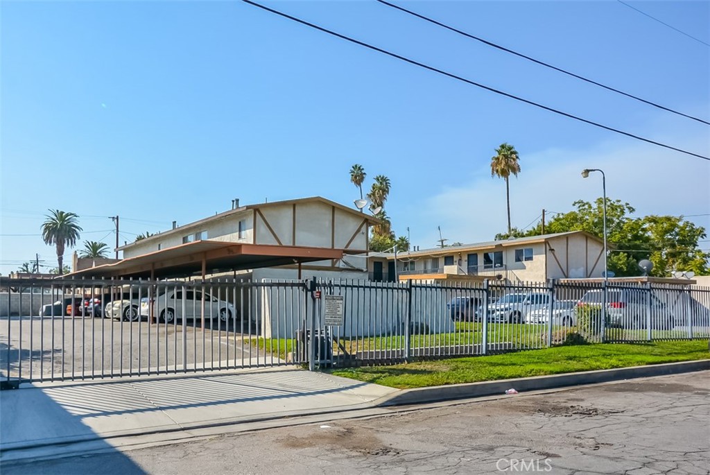 1134 N Mayfield Avenue