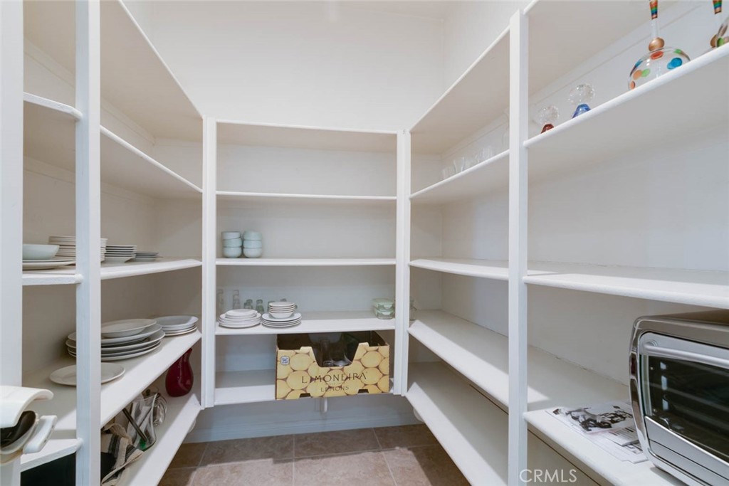 15823 Elfin Forest Avenue