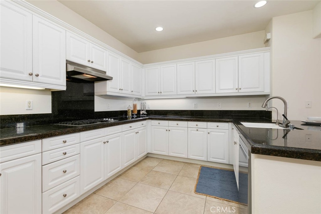 15823 Elfin Forest Avenue