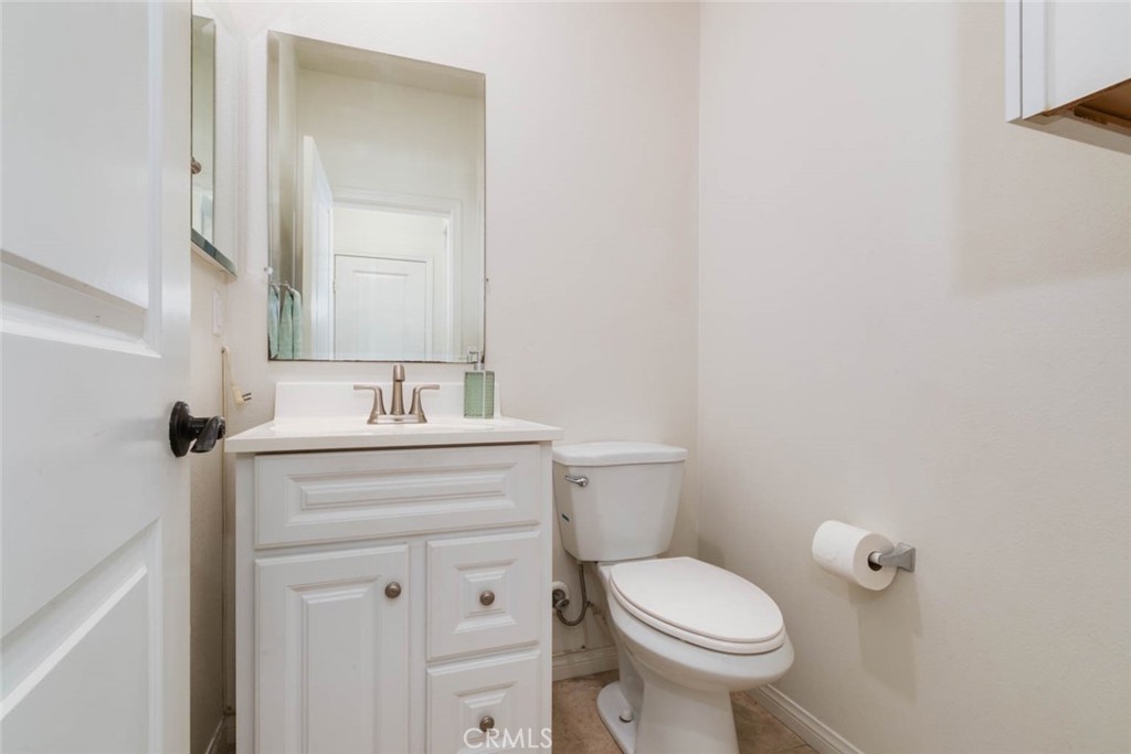 15823 Elfin Forest Avenue