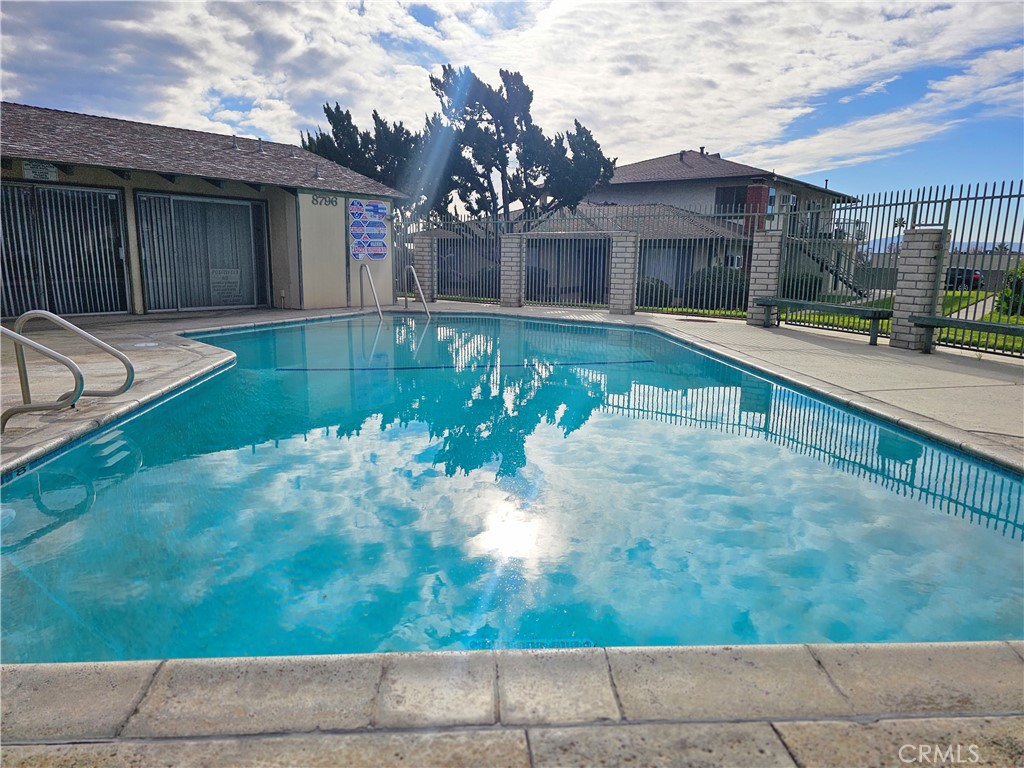 8732 Lomita C