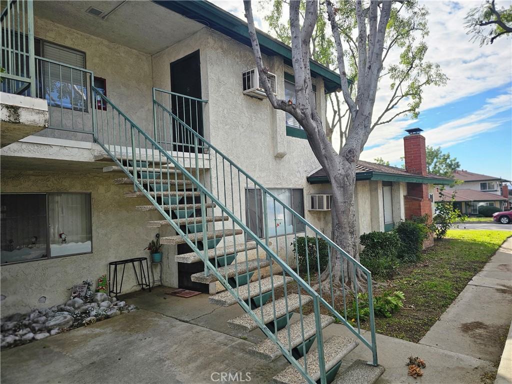 8732 Lomita C