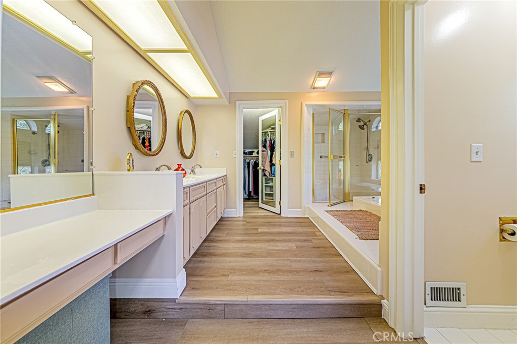 1737 Gainsborough Road