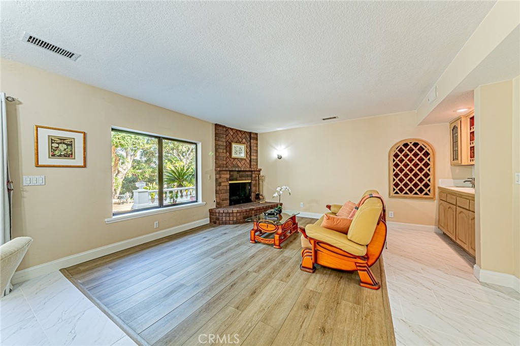 1737 Gainsborough Road