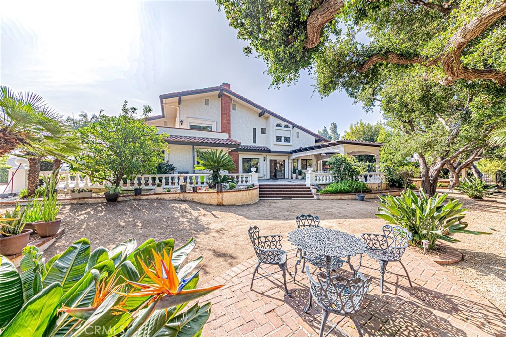 1737 Gainsborough Road