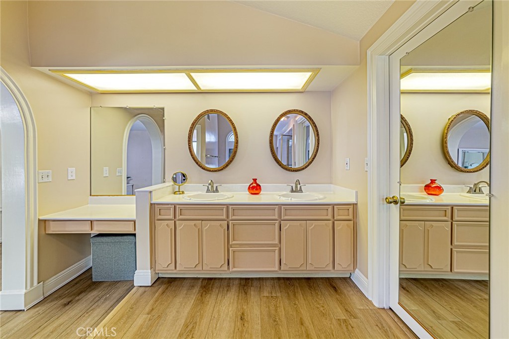 1737 Gainsborough Road