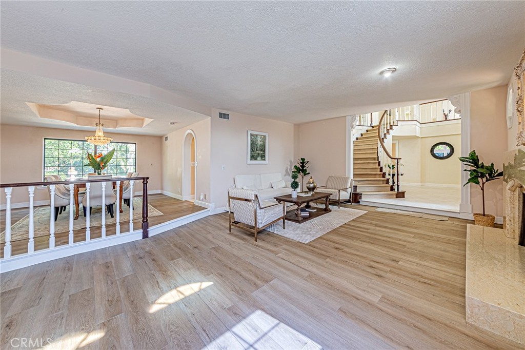 1737 Gainsborough Road