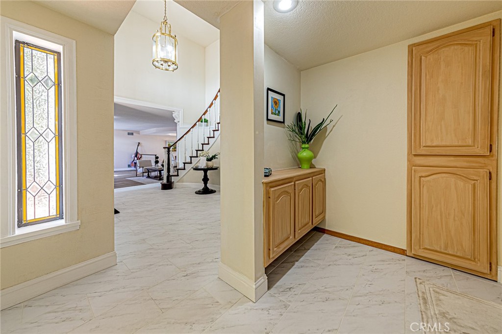 1737 Gainsborough Road