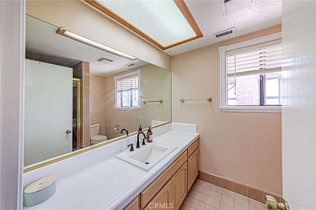 1737 Gainsborough Road