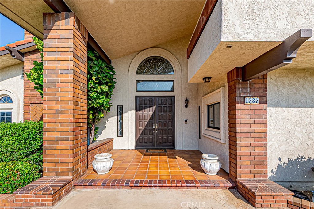 1737 Gainsborough Road