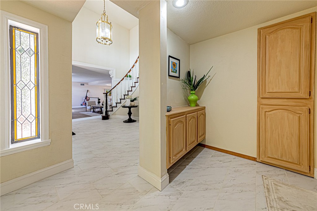 1737 Gainsborough Road