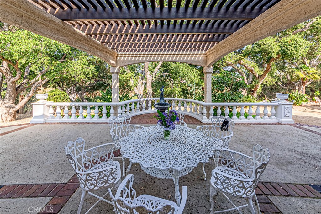 1737 Gainsborough Road