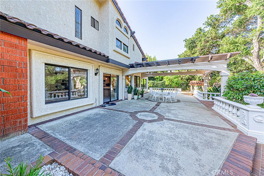 1737 Gainsborough Road