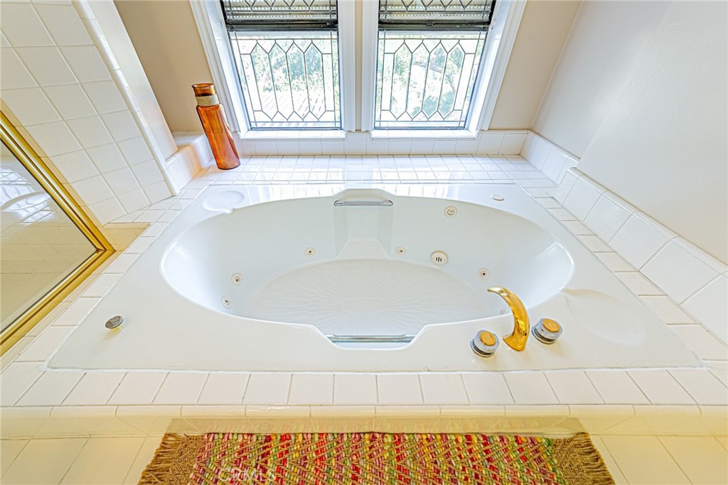 1737 Gainsborough Road