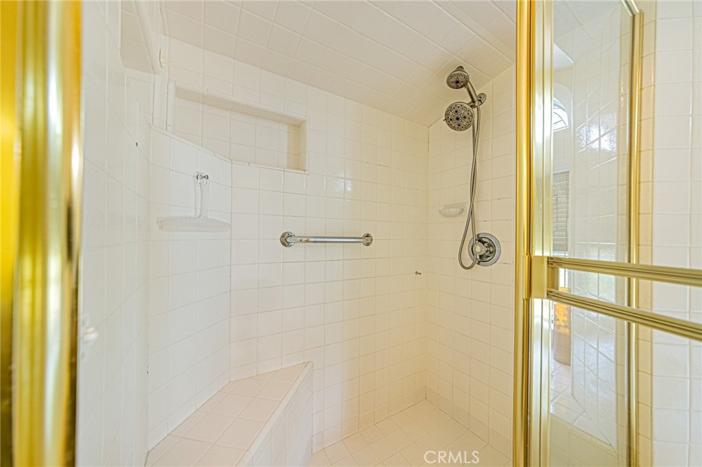 1737 Gainsborough Road