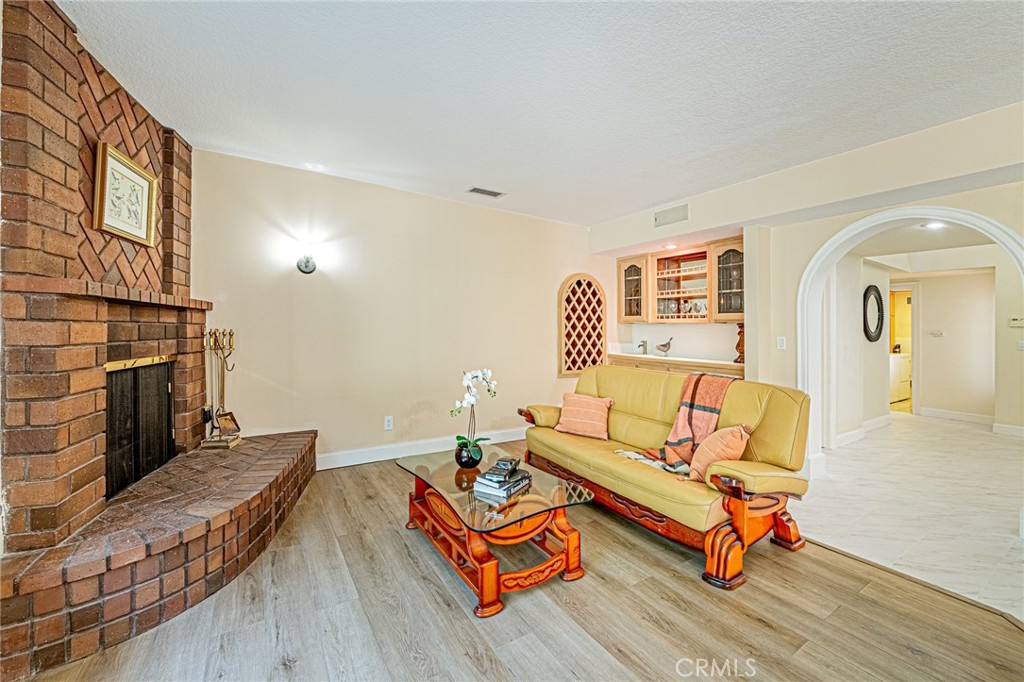 1737 Gainsborough Road