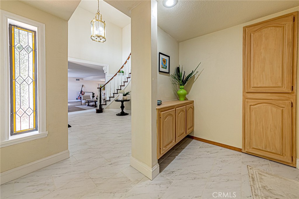 1737 Gainsborough Road