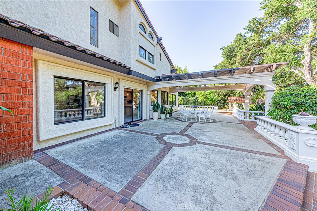 1737 Gainsborough Road