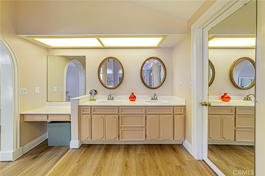 1737 Gainsborough Road
